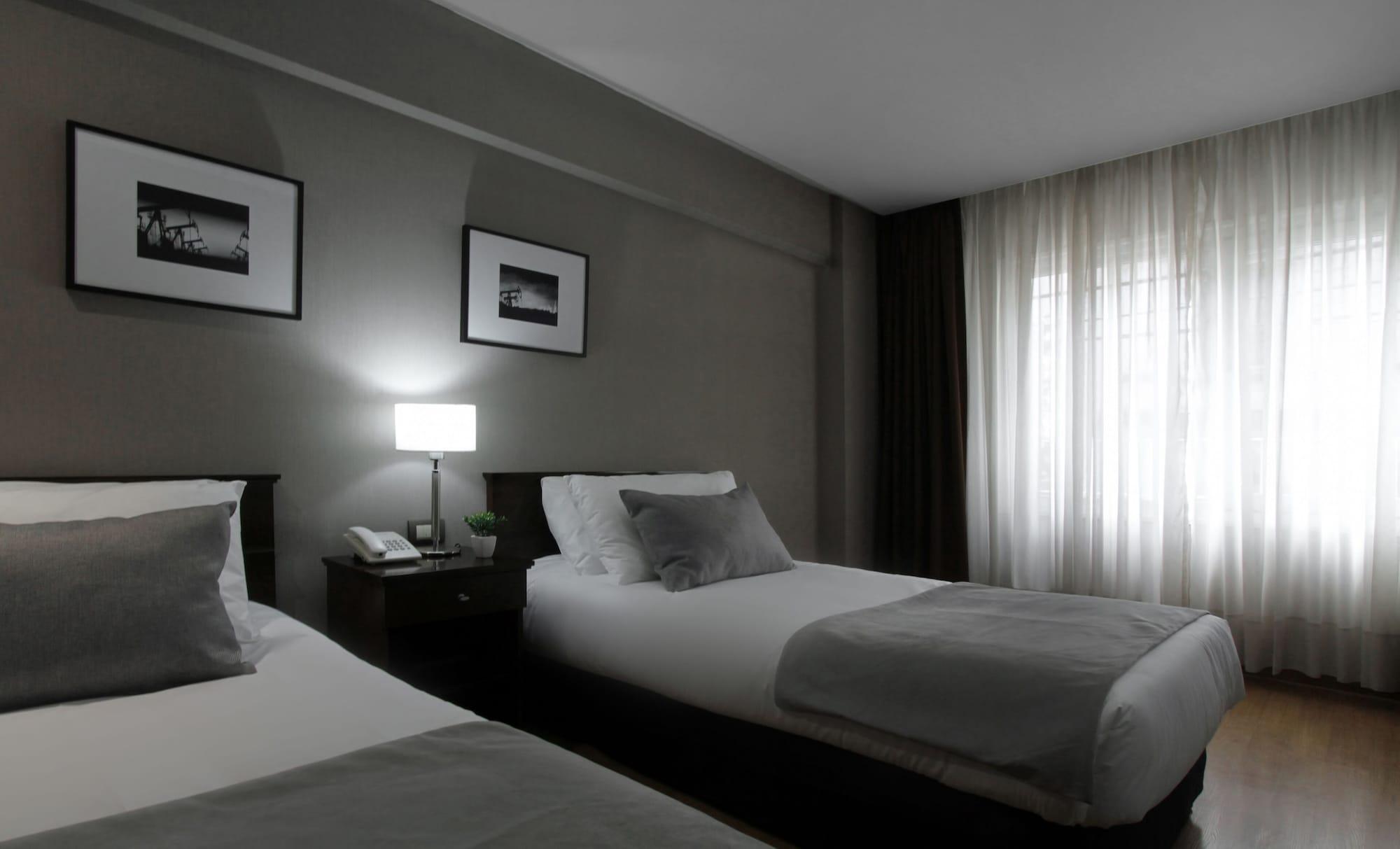 8 De Octubre Hotel