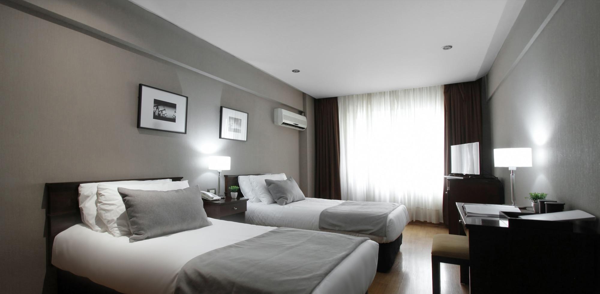 Hotel 8 De Octubre 3*